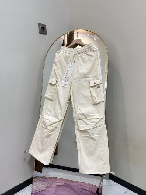 Cargo pants import