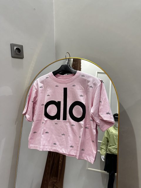 kaos crop alo
