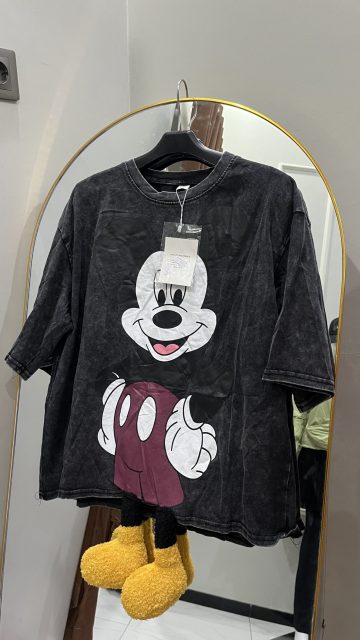 Kaos oversize karakter
