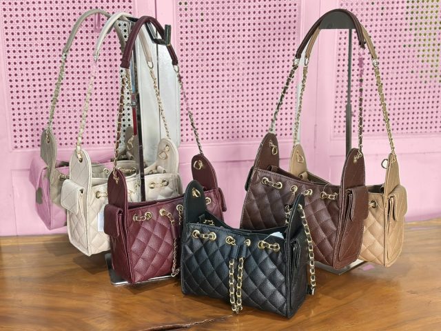 Tas Bahu Kuilting Rantai Saku