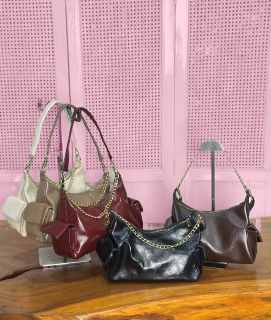 Tas Hobo Rantai Saku Samping