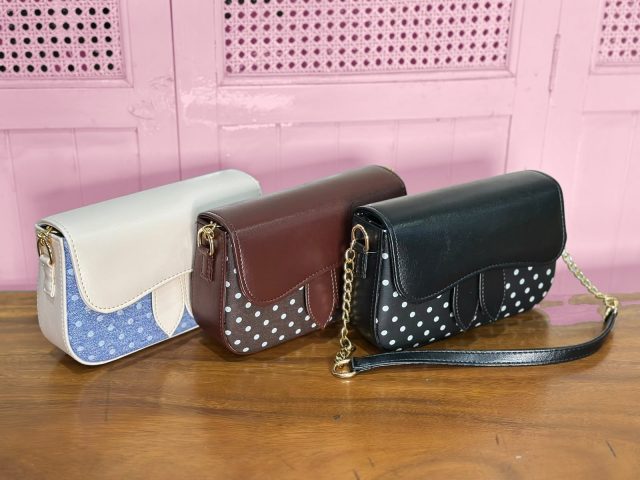Tas Selempang Pelana Polkadot