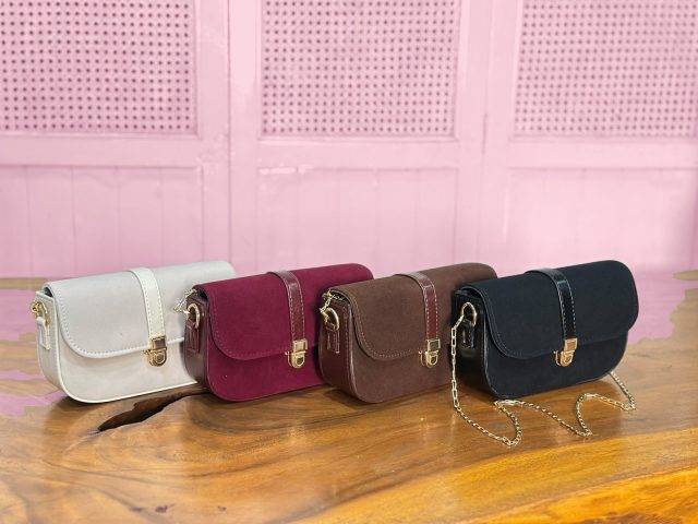 Tas Selempang Suede Kunci Tekan